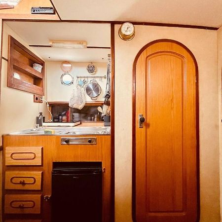 Stylish 80'S Fishing Boat Hotel Sant Adria de Besos Luaran gambar
