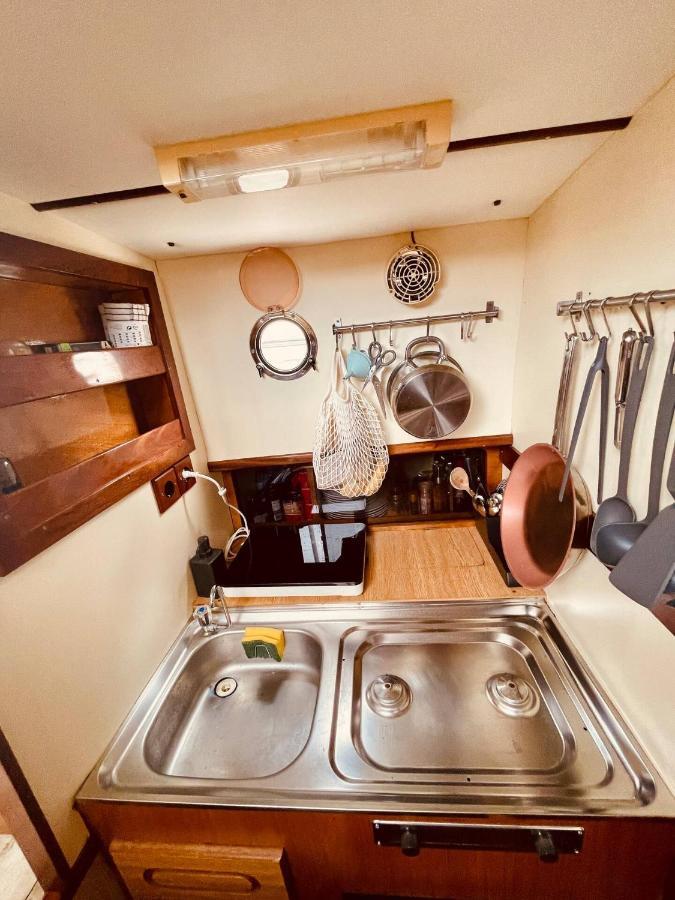Stylish 80'S Fishing Boat Hotel Sant Adria de Besos Luaran gambar
